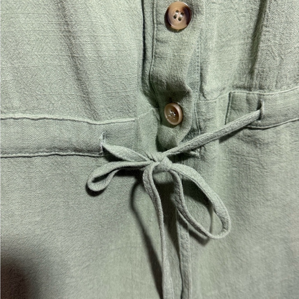Very J Button up Romper in Size Medium light green/sage color - Picture 4 of 7